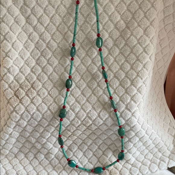 The Unbranded Brand Jewelry - Chic Turquoise and Red Beaded Necklace